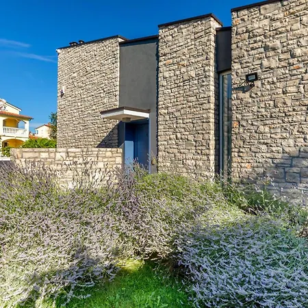 2 Bedroom In Fažana